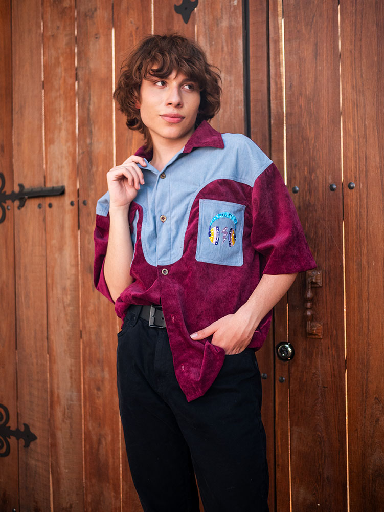 Camisa audífonos