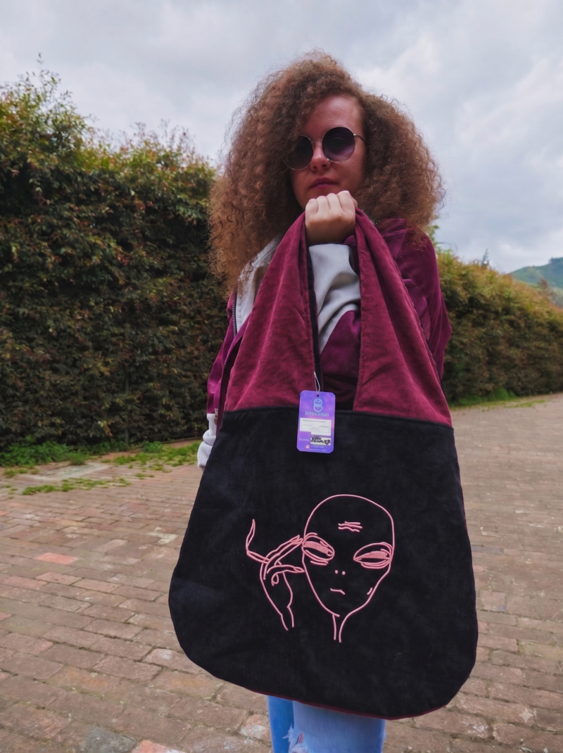 totebag-sueños-alien-pensando-matrioshka