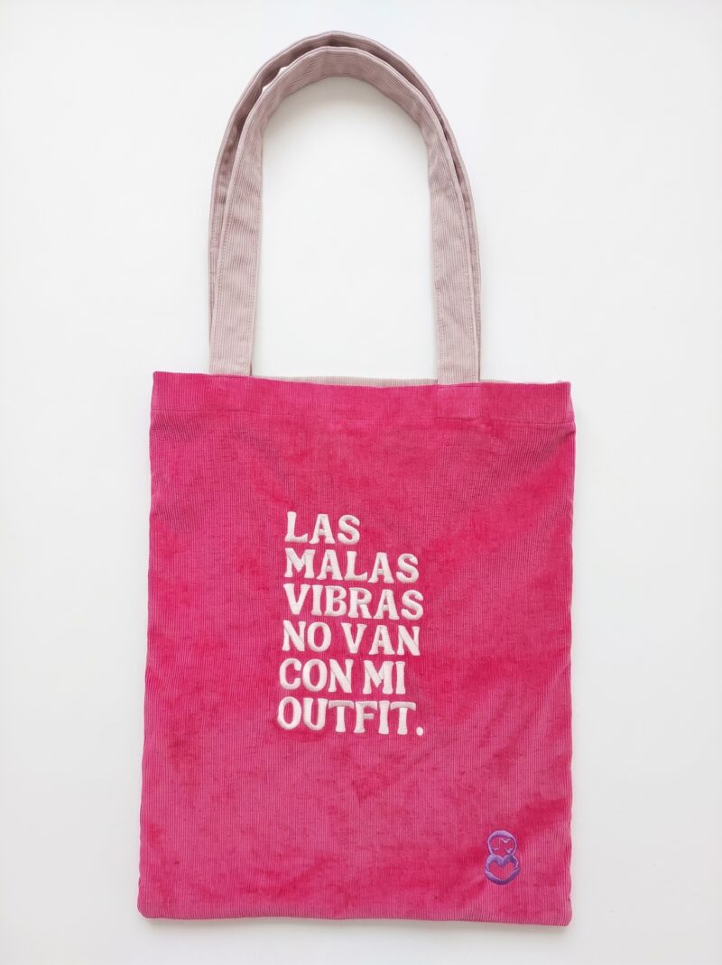 Totebag-clásica-las-malas-vibras-fucsia-2